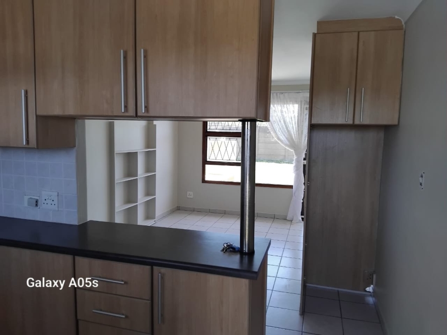 To Let  Bedroom Property for Rent in Kabega Park Eastern Cape